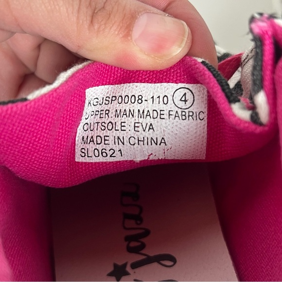 Very G Girl’s Gypsy Jazz White & Black Slinky Sneakers Cow Print Sizes‎ 3 & 4 - Picture 6 of 10